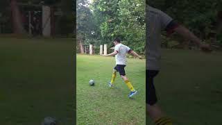 tendangan kaki kiri melengkung dan gol [upl. by Tterej]