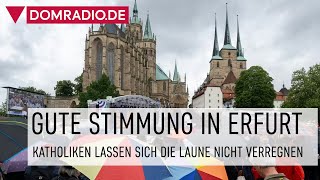 Katholiken lassen sich die Stimmung nicht verregnen [upl. by Evy]