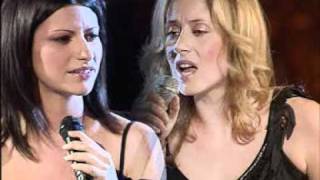 Lara Fabian et Laura Pausini  La solitudine Dolce Italia 22082002 HQ [upl. by Merat634]