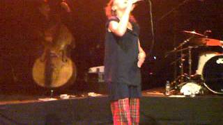 zaz  je veux live in thessaloniki greece 15052011 Principal Club Theater [upl. by Connelley]