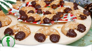 Süße Mandelhörnchen mit Marzipan mit Schokolade  Weihnachtsgebäck [upl. by Close]