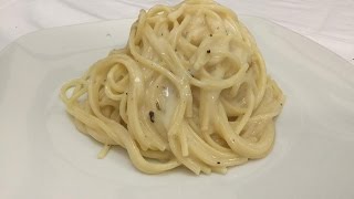 Spaghetti Cacio e Pepe Ricetta Originale [upl. by Leber753]