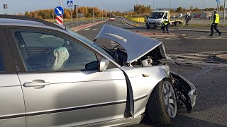 Zderzenie BMW z lawetą na obwodnicy Dzierżoniowa [upl. by Jenkel]