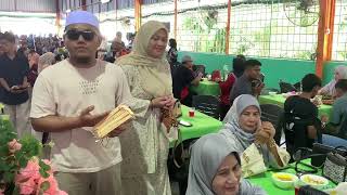 Pengantin Muhd Azfar Danial dan Nurul Amylia Natasya makan beradab di Dewan Masjid Tinggi Bgn Serai [upl. by Aicined]