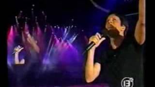 Hernaldo Zuñiga  Insoportablemente bella Festival de Viña 2000flv [upl. by Aleuname]