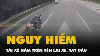 Tài xế nằm trên yên xe máy tạt đầu nhiều ô tô ở đường cao tốc [upl. by Spearman]