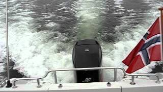 Askeladden 585 freestyle 135 hp mercury optimax 43 knotsvideo båten sepember 06avi [upl. by Loseff]