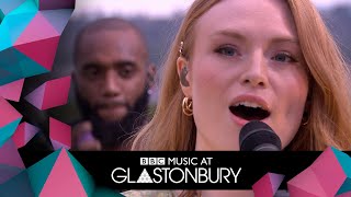 Freya Ridings performs Castles in acoustic session at Glastonbury 2019 [upl. by Nivets]