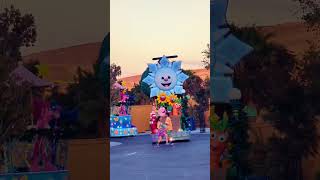 Sesame Place 2022 Christmas Holiday Parade  California [upl. by Gniy]