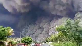 Pyroclastic Flow Volcán de Fuego Guatemala 040618 [upl. by Najram90]