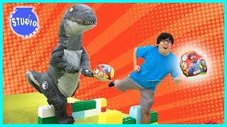 Giant Surprise Eggs Relay Race Dinosaur with Ryan ToysReview Ryans World Toys [upl. by Koenraad]