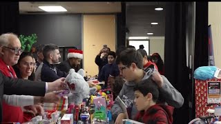 Telemundo Houston te invita a donar un juguete a niños de escasos recursos [upl. by Hasin]