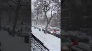 Tempête de neige à Montréal 2017 [upl. by Ocirne114]