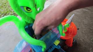 ColorChanging Car Wash Toy  Hot Wheels Review [upl. by Berkly261]