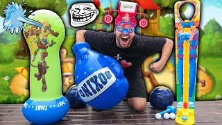 BRINQUEDOS PARA TROLLAR OS OUTROS  LUVA GIGANTE PIE FACE PISCINA [upl. by Maggi]