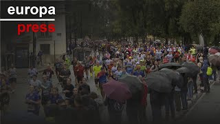 València corre el Medio Maratón al son de la lluvia y con un récord del mundo [upl. by Leihcar]