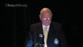 Ex ministro canadese Paul Hellyer basta col segreto sugli UFO sub ita [upl. by Brick902]