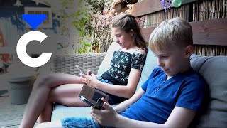 Mobiele telefoons voor kinderen  Tips Consumentenbond [upl. by Tsiuqram]