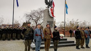 Zmiana warty uczniów klas mundurowych ZS1 w Bratoszewicach przy Pomniku Niepodległości w Strykowie [upl. by Lehet]