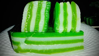 KUIH LAPIS PANDAN SUKATAN GRAM LEMBUT DAN KENYAL  Pandan Layer Kuih Recipe [upl. by Arikat]