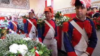 Bravade de Saint Tropez le 17 mai 2016 passage de la procession dans la poissonnerie [upl. by Annauqahs]