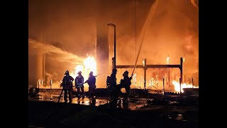 Highway closed in both directions after fire engulfs nearby Cincinnati park [upl. by Ayinat718]