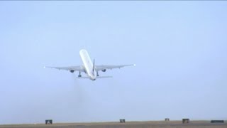 B757 extreme crosswind takeoff [upl. by Tychon]