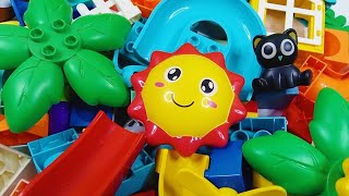 Satisfying building block marble run ☆ Build an exciting and easy marble run with lego duplo [upl. by Redan936]