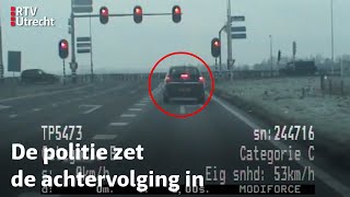 Verkeerspolitie deze Opel zorgt voor lange achtervolging l  RTV Utrecht [upl. by Ylebmik]