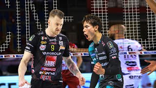 Ran Takahashi vs Ivan Zaytsev  Padova beat Volleyball Team Lube [upl. by Dnomaid]