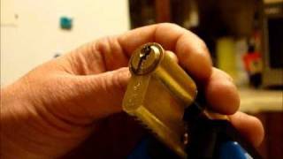 Single Pin Picking TUTORIAL Of A Five Pin ISEO Euro Lock VERY FAST uklocksportcouk [upl. by Mayhs541]