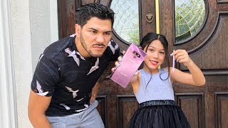 I TOOK MY DADS CREDIT CARD TO BUY THE NEW SAMSUNG GALAXY NOTE9 PRANK ON DAD  Familia Diamond [upl. by Namdor]