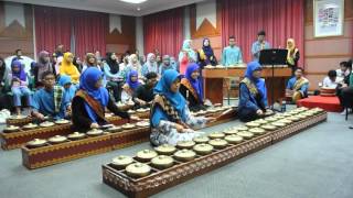 Mudiak Arau  IIUM Andeka Caklempong [upl. by Ylatfen886]