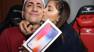 COME REGALARE UN IPHONE X ALLA PROPRIA RAGAZZA  SCHERZO EPICO finito bene [upl. by Anillehs233]