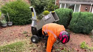 Jansen 1500e wood chipper arborist woodchipper [upl. by Sixela]