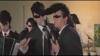 07  Kuka Mitä Häh  Leningrad Cowboys Go America VIDEO CUTE [upl. by Burnard764]