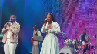 David Ize ft Sandra Mbuyi  Live Paris [upl. by Ikairik434]