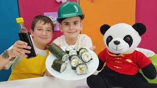 Çocuk videoları Serdar ve Ivan Panda için sushi yapıyorlar Tamircilik oyunu [upl. by Aicre212]