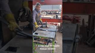 1 soldar hoja de muelle Nissan mt3000 electrodo Reparaciones revenido tainco [upl. by Franky]