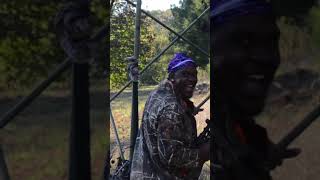 Warren Brinson UGA Defensive lineman goes deer hunting gets 2 does [upl. by Aramit]