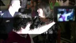 Susan Boyle arrives in America [upl. by Maria]