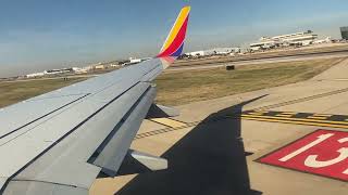 Southwest Airlines Boeing 737 700 landing at Dallas Love Field Airport [upl. by Enoob72]