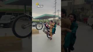 Wheeling in Peshawar Pakistan 😻🇵🇰 Basit Bassu 1 🔥🫅🏻 wheelie stunt bikestunt pakistan [upl. by Kara-Lynn]