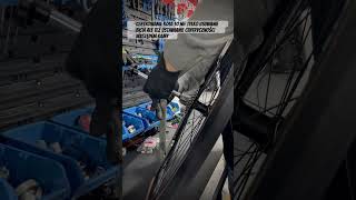 Centrowanie koła a jego centryczność roadbike gravel tubeless mtb wheelie bikemechanic shorts [upl. by Ahsakat]