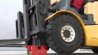 Linde E20 E50 Traction Control Test II Linde vs Jungheinrich [upl. by Walton380]