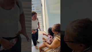 A Marie no le gusta compartir 😨 shorts drama youtubeshorts viral video [upl. by Annhej]