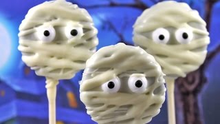 Halloween Cookie Pops Make Mummy Cookies  Cooking with Squish Halloween Special [upl. by Ainitsirhc]