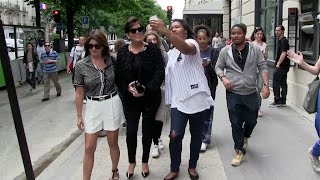 EXCLUSIVE  Kris Jenner and Friends hit l Avenue before a shopping spree [upl. by Macmillan]