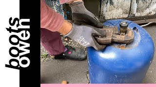 How to safely remove the valve from a gas bottle cylinder [upl. by Nedearb690]