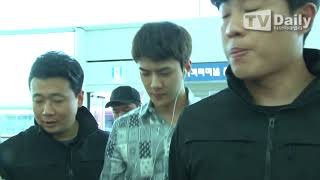 TD영상 엑소 세훈EXO SEHUN 공항 마비시키는 초절정 인기 [upl. by Eojyllib]